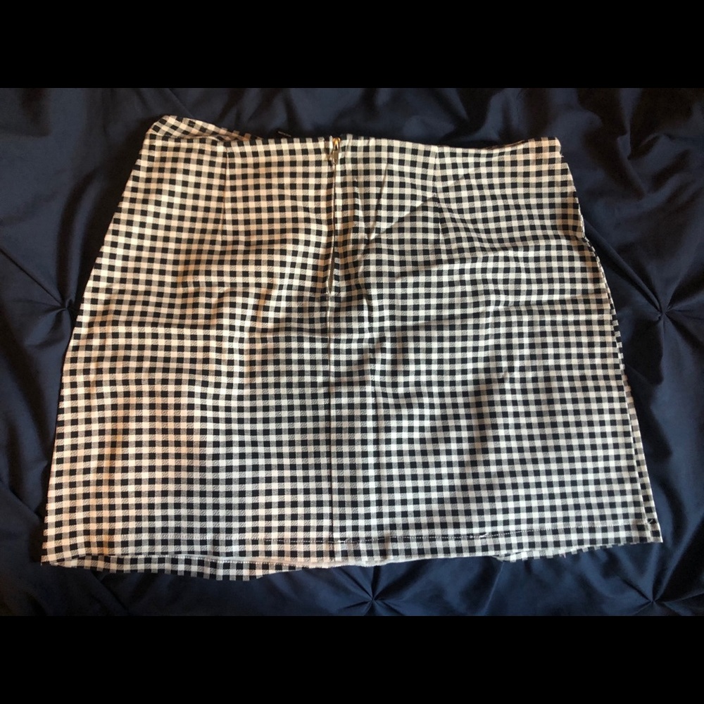 Gingham print skirt!